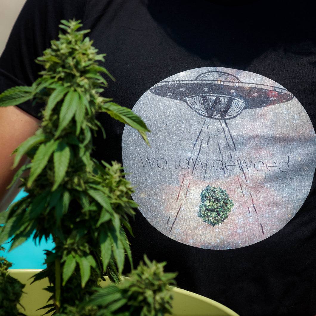 World Wide Weed™ - UFO Tee Shirt
